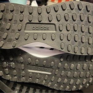 Woman’s Adidas Size 10 sneakers